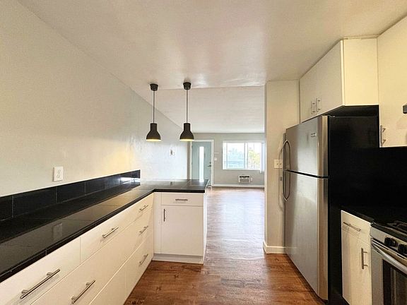 3rd image of 4405 College Ave #0