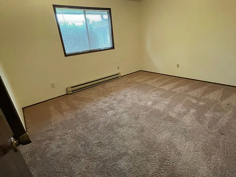 4304 N Crown Ave — Photo 5