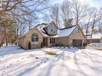 1915 Lake Circle Dr E, Saginaw, MI, 48609