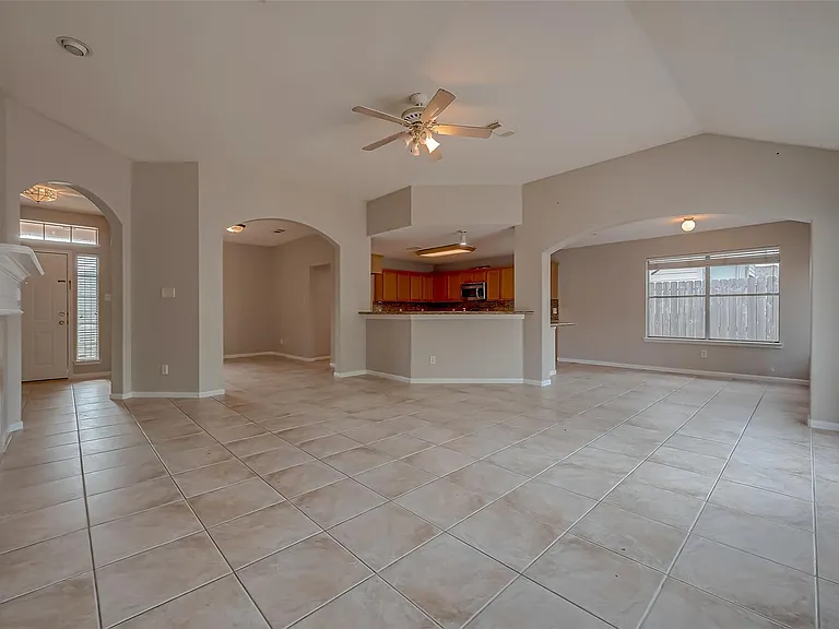 8714 Pleasantbrook Dr — Photo 12
