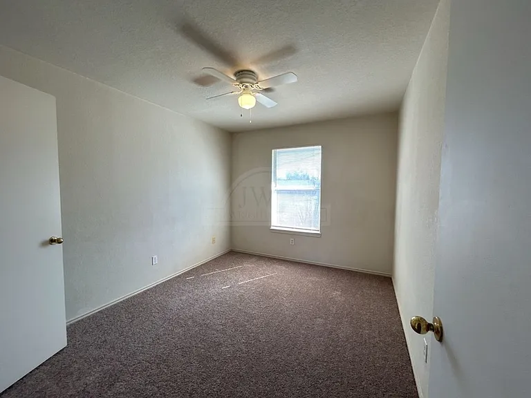 1702 Benttree Dr — Photo 13