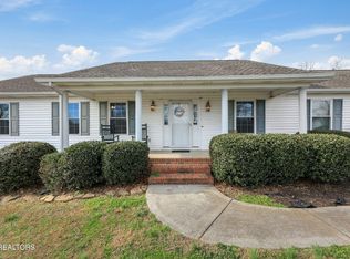 1920 Calloway Cir, Lenoir City, TN 37772