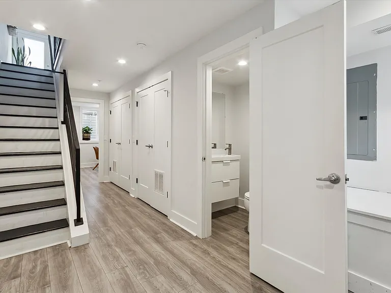 1343 S Lambert St — Photo 23