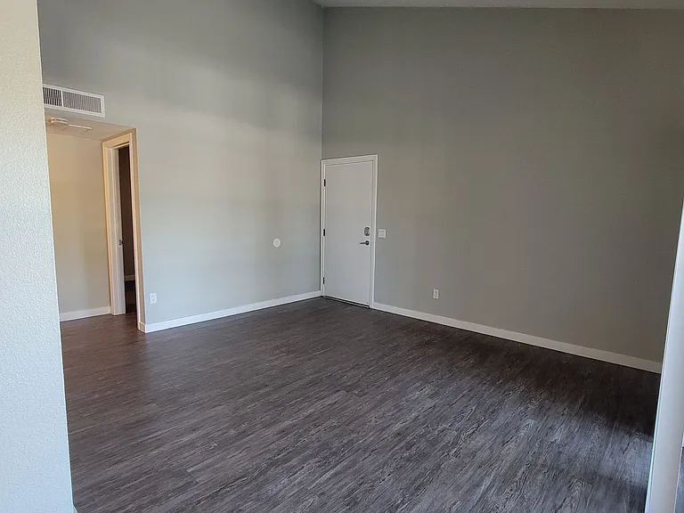 West Fifth Apartments — Photo 147