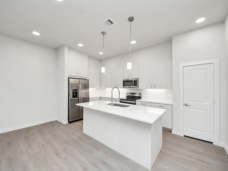 7318 Hadley Meadow Ln — Photo 15