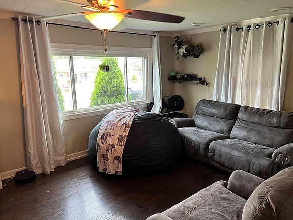 3rd image of 1315 Dogwood Rdg