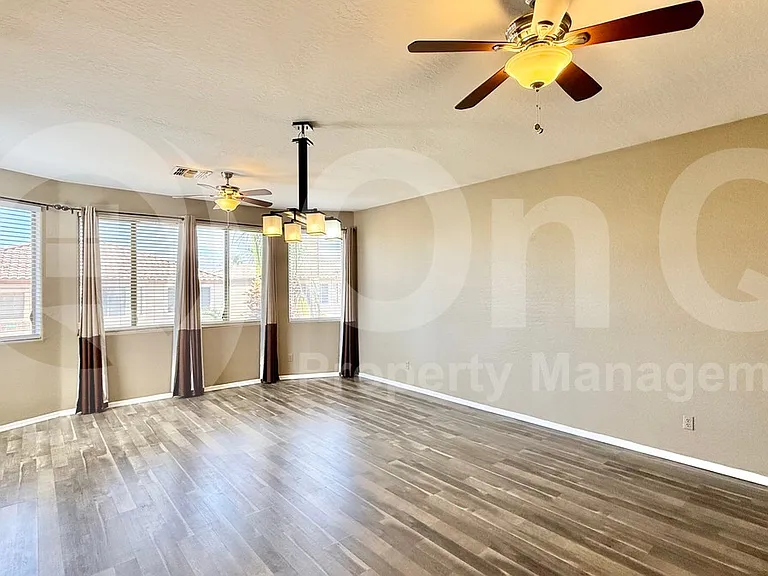 2747 W Silver Fox Way — Photo 21