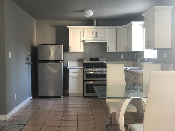 4th image of 625 W 41st Pl