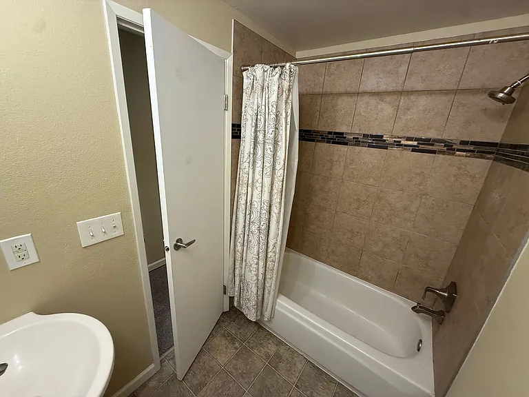 4460 Fir Dr NE — Photo 16