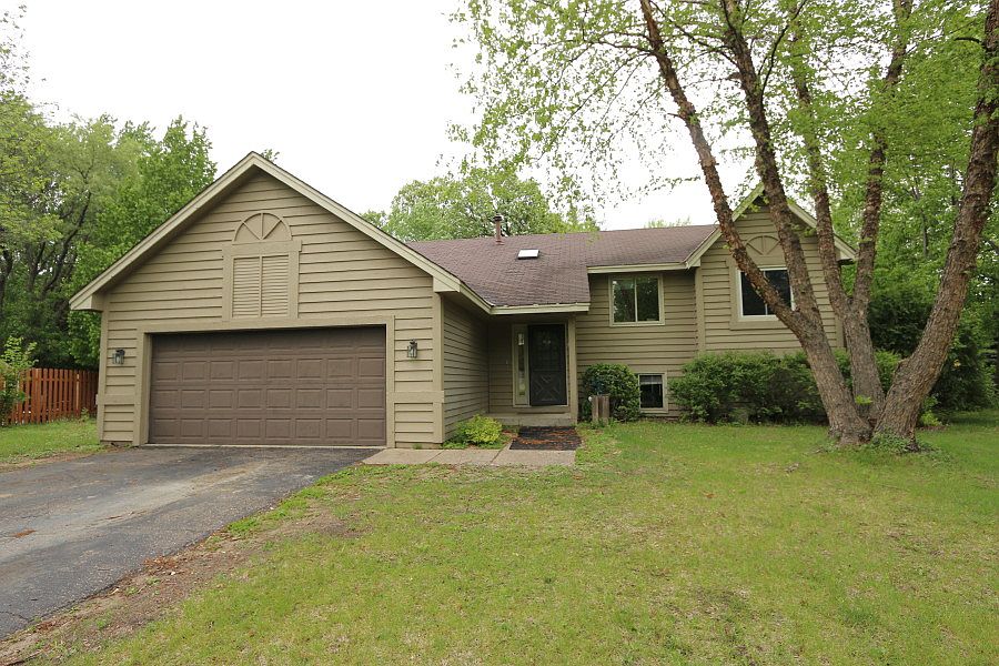 1st image of 1287 107th Ln NE