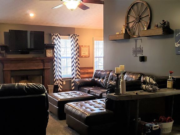 3rd image of 1712 Tipperary Cir