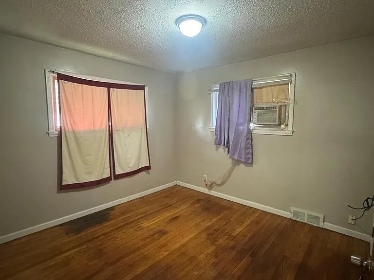 1141 Woodland Dr — Photo 7