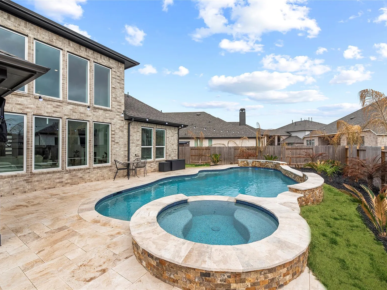 4 bed, 3.5 bath, 2801 sqft, $5,700 — Photo 3