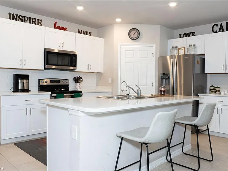 5190 42nd St NE — Photo 11