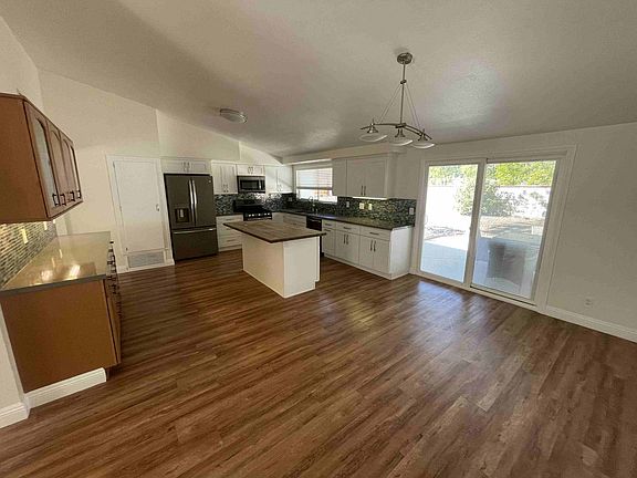 4th image of 12146 Bradford Pl