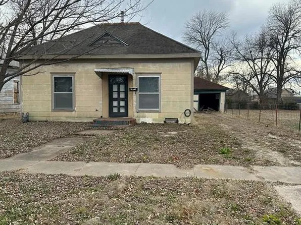 1015 Grant St, Neodesha, KS 66757