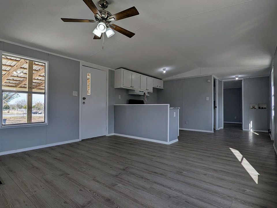 1st image of 373 Sun Valley Dr