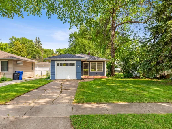 1209 9th St N, Fargo, ND 58102