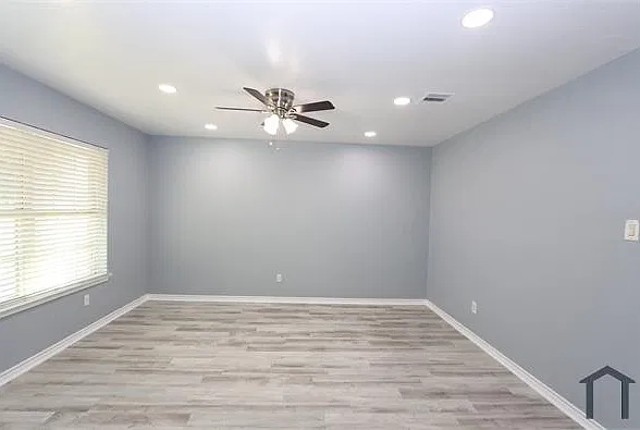4 bed, 2503 sqft, $2,490 — Photo 4