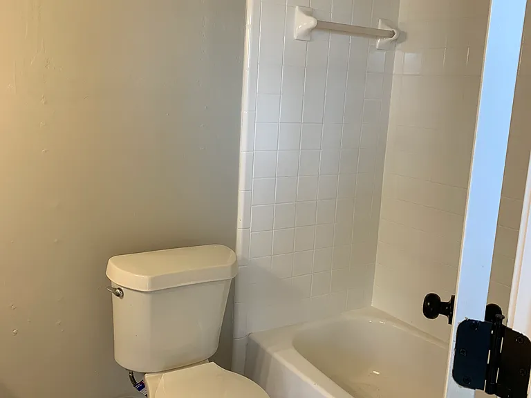 1501 W Montgomery St — Photo 9