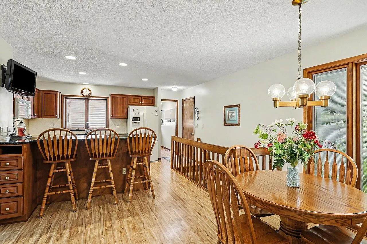 4 bed, 3.0 bath, 1542 sqft, $1,500 — Photo 4
