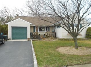 1032 Olympia Rd, Bellmore, NY 11710