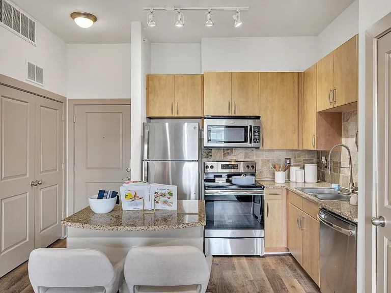West 18th Lofts — Photo 37
