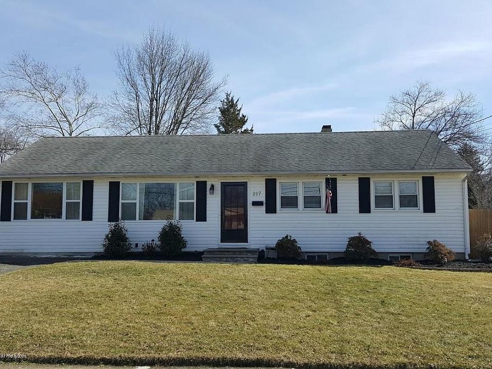 1st image of 217 Carol Dr