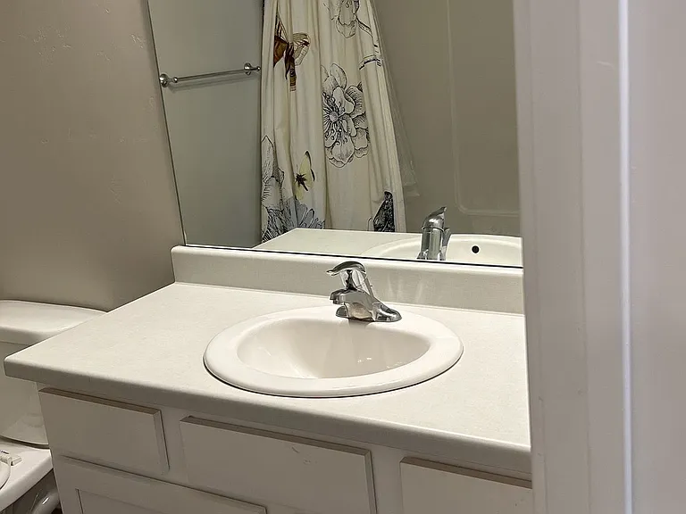 573 N 360 W — Photo 12