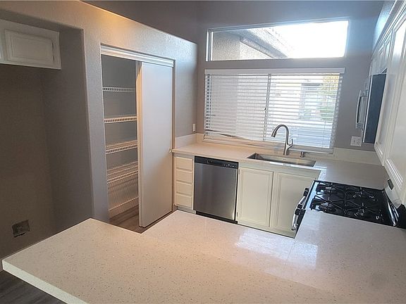4th image of 4765 Cozy Cottage Pl