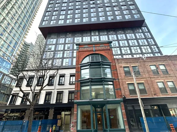 100 Queen St E, Toronto, ON