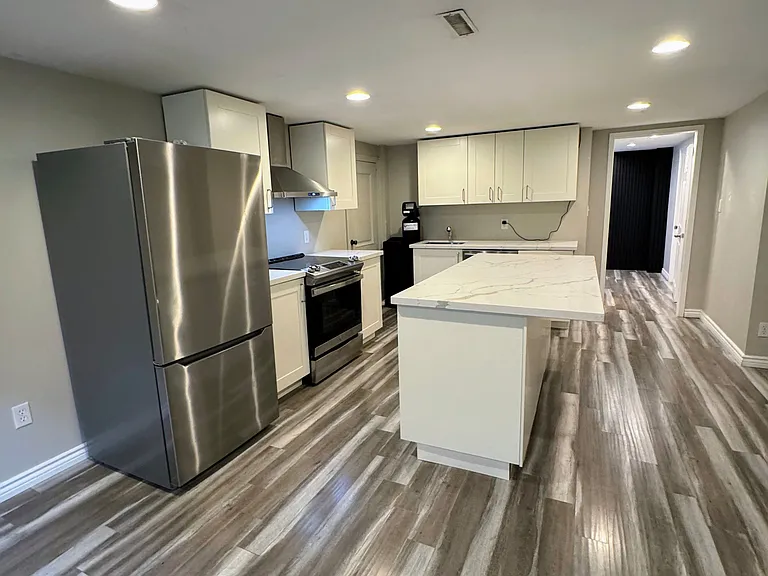 54 Hewson Cres #BASEMENT — Photo 9
