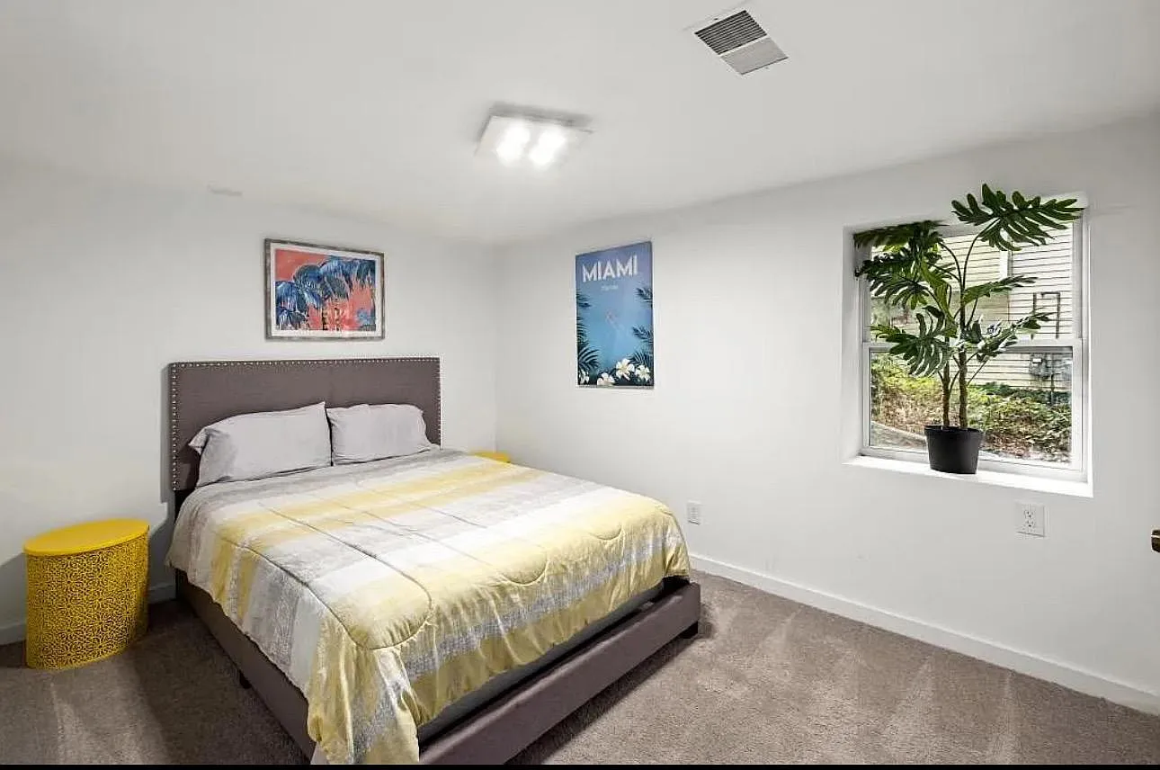 1 bed, 1.5 bath, 1839 sqft, $1,412 — Photo 1