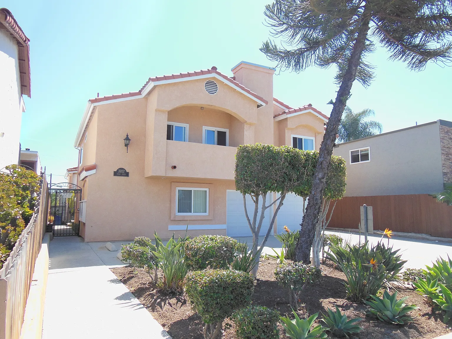 3937 Texas St — Photo 2