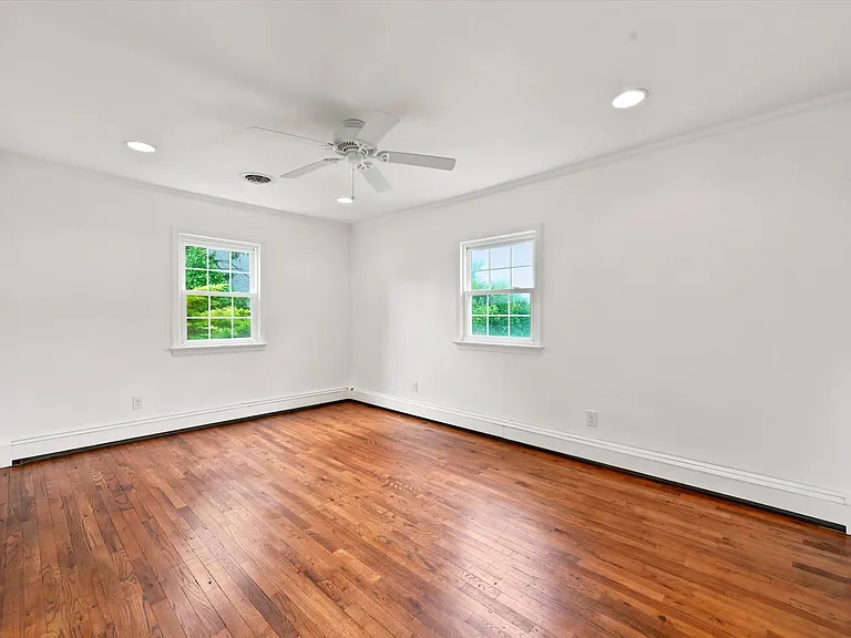 1058 Glen Hall Rd — Photo 14
