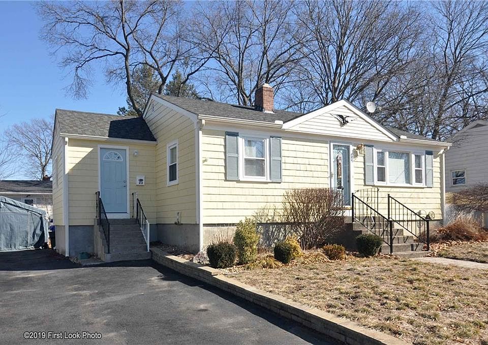 1st image of 23 Arcadia Ave E