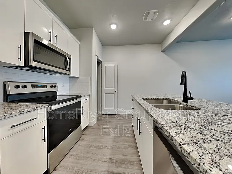 651 S 2400 W #3102 — Photo 4