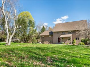 293 Abbe Rd, Enfield, CT 06082