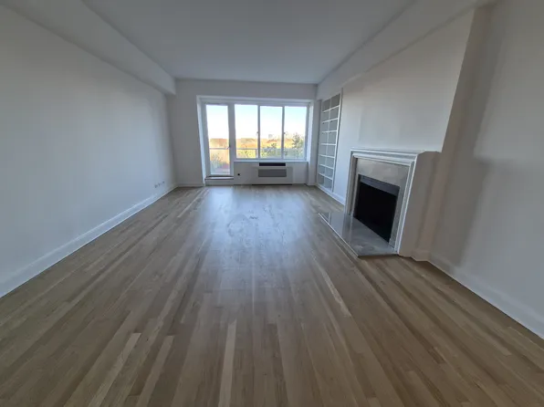 40 Central Park South image 9 of 30