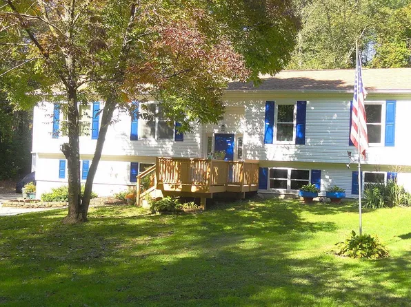 156 OLD QUAKER Lane, Hyde Park, NY 12538