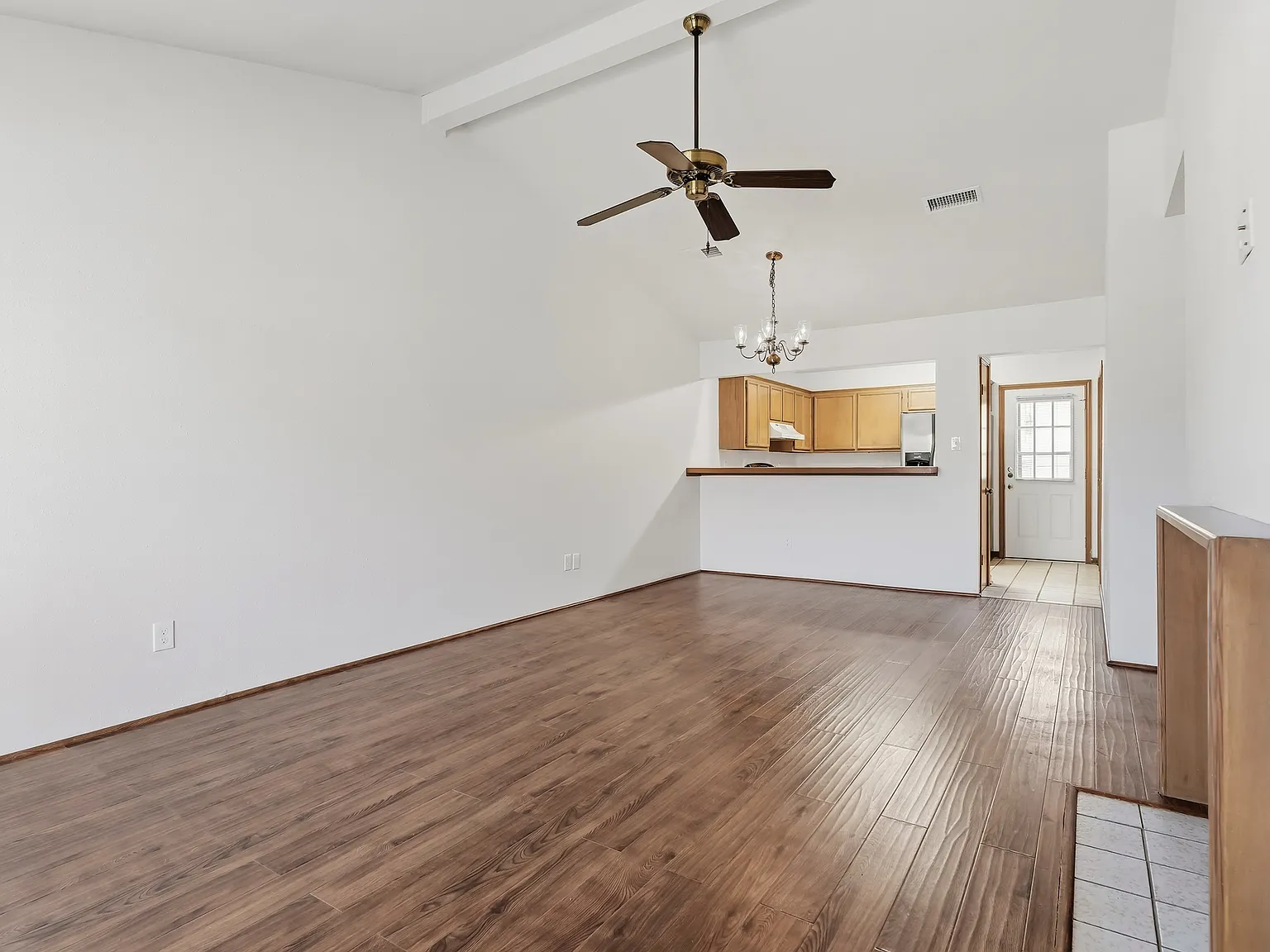 1010 Green Meadow - 1 — Photo 2