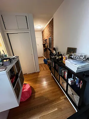 Rented by Salon Realty Corp | media 11