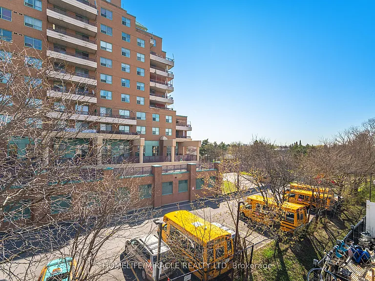 3049 Finch Ave W #2002 — Photo 33