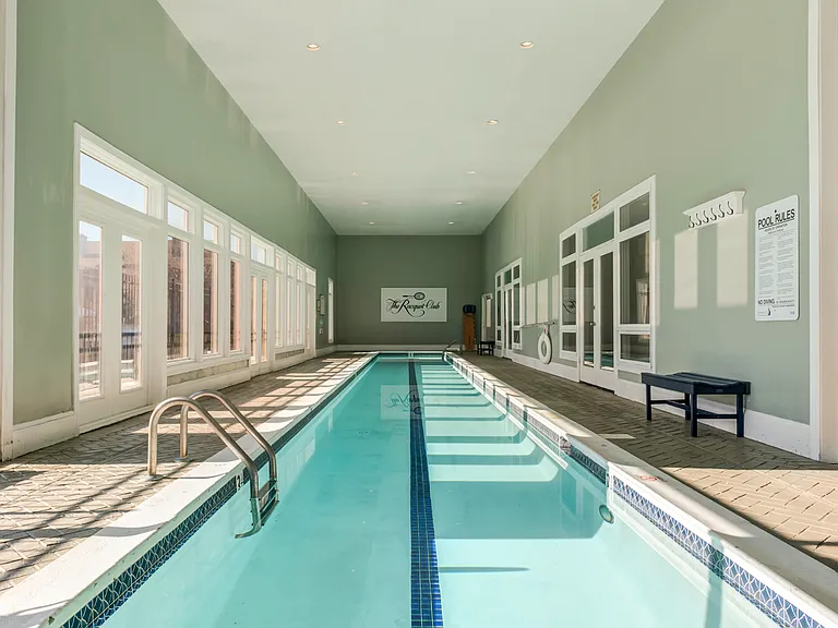 The Racquet Club Apartments — Photo 6