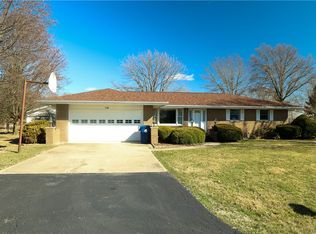 116 Woodlawn Dr, Chrisman, IL 61924