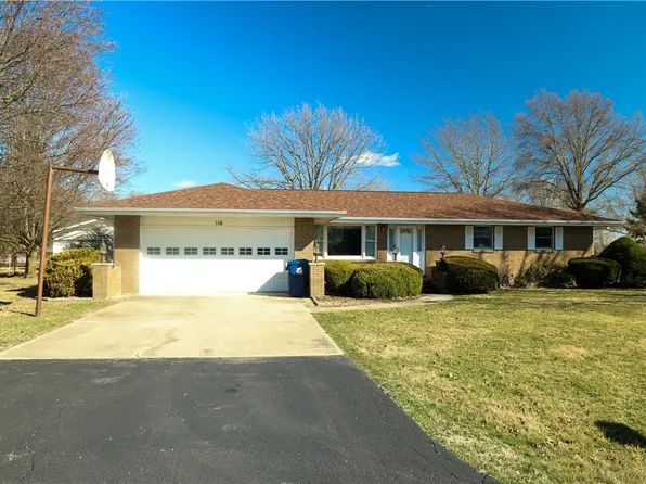 116 Woodlawn Dr, Chrisman, IL 61924