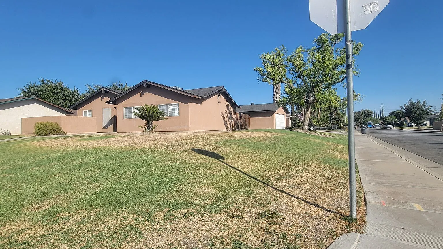 S. Halfmoon Dr — Photo 1