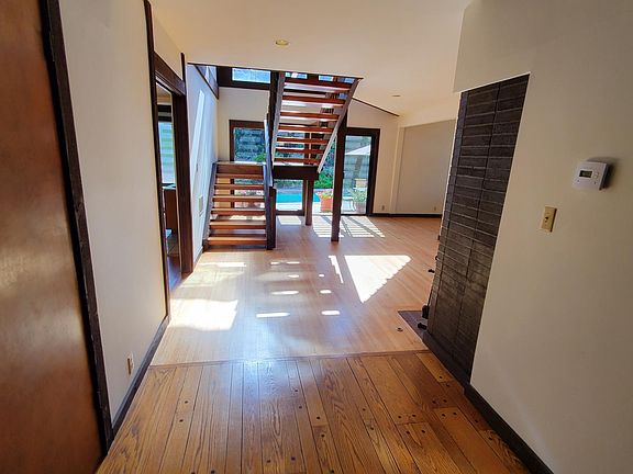 1st floor - Entryway