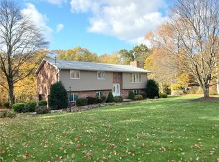 136 Woodcrest Rd, Butler, PA 16002