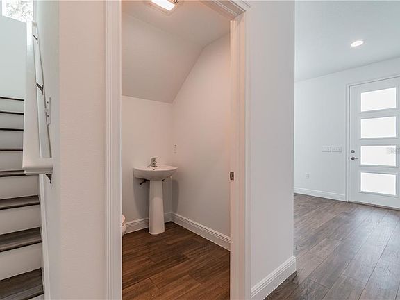 3rd image of 2113 W Carmen St